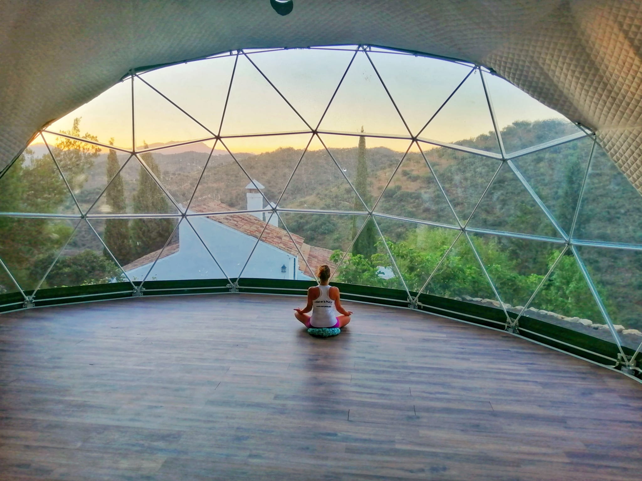 Meditando en el domo